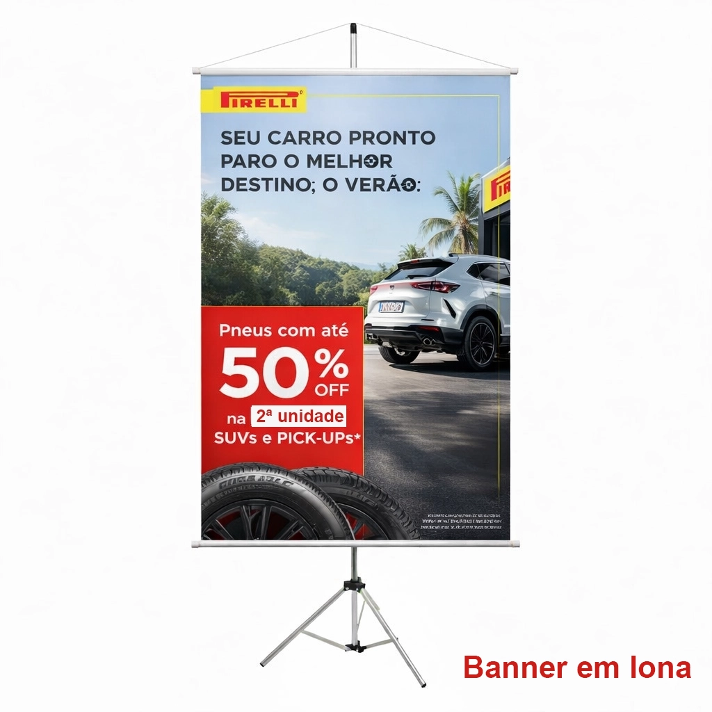 Banner roll-up da Pirelli com promoção de pneus – até 50% de desconto na 2ª unidade para SUVs e pick-ups, com fundo de paisagem de verão e SUV branco ao lado de loja Pirelli.